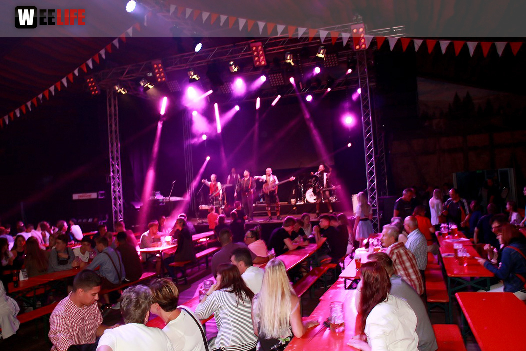 Hofer Volksfest 2016 Tag 3 Sonntag Abends Münchner Zwietracht Festplatz