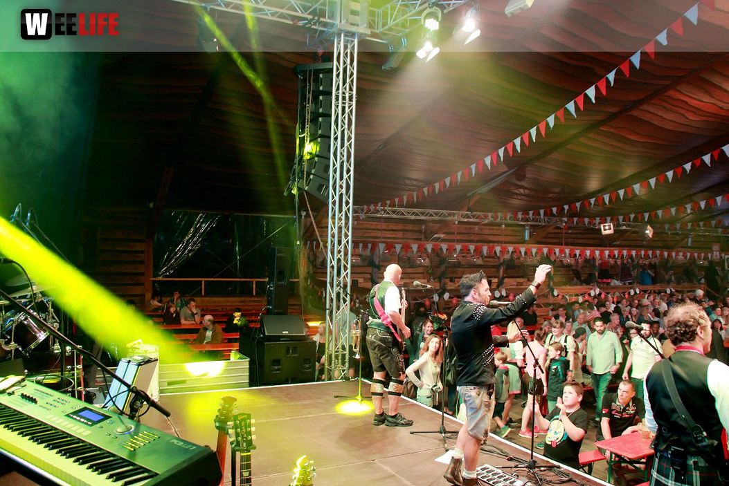 Hofer Volksfest 2016 Tag 3 Sonntag Abends Münchner Zwietracht Festplatz