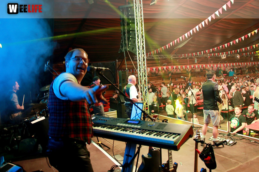 Hofer Volksfest 2016 Tag 3 Sonntag Abends Münchner Zwietracht Festplatz