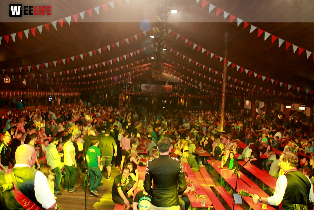 Hofer Volksfest 2016 Tag 3 Sonntag Abends Münchner Zwietracht Festplatz