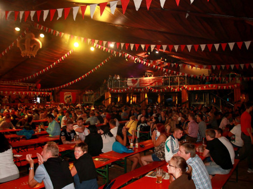 Hofer Volksfest 2016 Tag 3 Sonntag Abends Münchner Zwietracht Festplatz – Foto 53