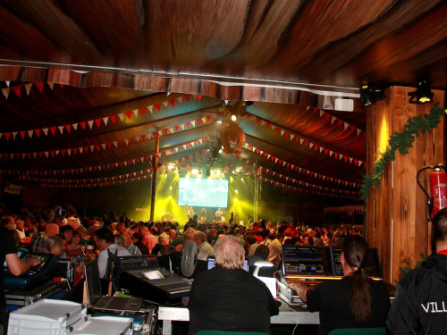 Hofer Volksfest 2016 Tag 3 Sonntag Abends Münchner Zwietracht Festplatz – Foto 54