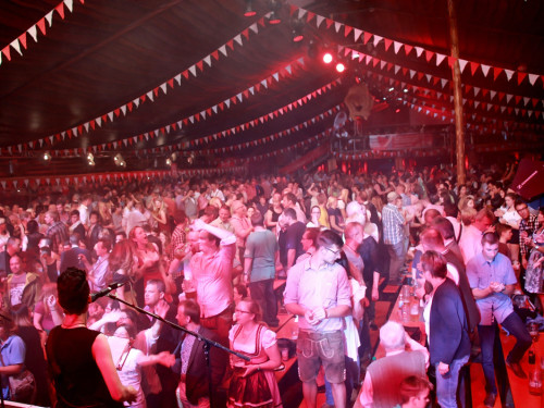 Hofer Volksfest 2016 Tag der Sparkasse Isartaler Hexen – Foto 8