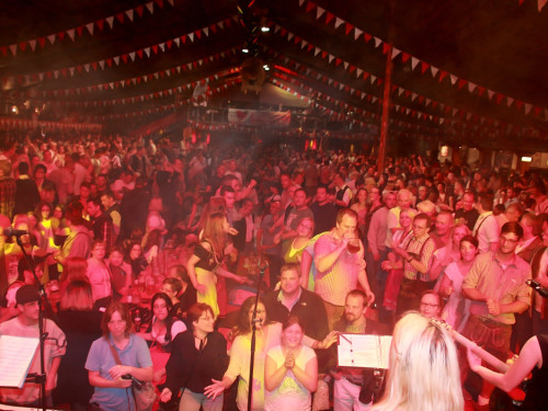 Hofer Volksfest 2016 Tag der Sparkasse Isartaler Hexen – Foto 12