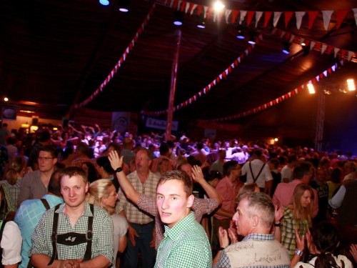 Hofer Volksfest 2016 Tag der Sparkasse Isartaler Hexen – Foto 20