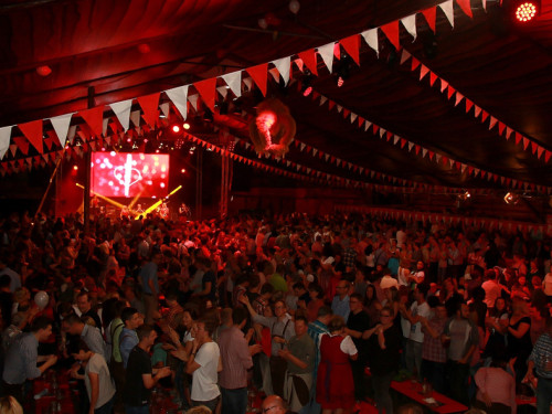 Hofer Volksfest 2016 Tag der Sparkasse Isartaler Hexen – Foto 27