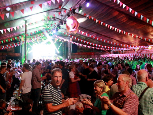 Hofer Volksfest 2016 Tag der Sparkasse Isartaler Hexen – Foto 35