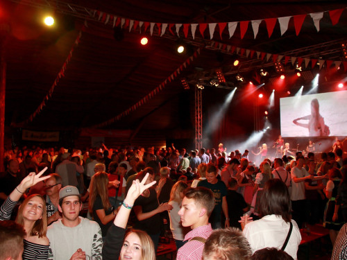 Hofer Volksfest 2016 Tag der Sparkasse Isartaler Hexen – Foto 122