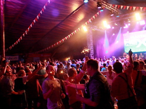 Hofer Volksfest 2016 Tag der Sparkasse Isartaler Hexen – Foto 136