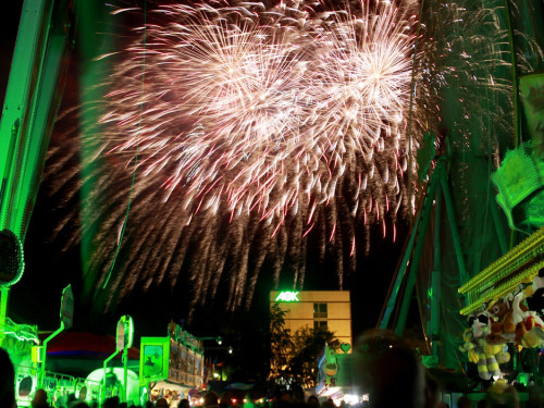Hofer Volksfest 2016 Tag 8 Freitag Feuerwerk – Foto 3