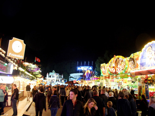 Hamburger Dom Abends 12.8.2016 – Foto 54