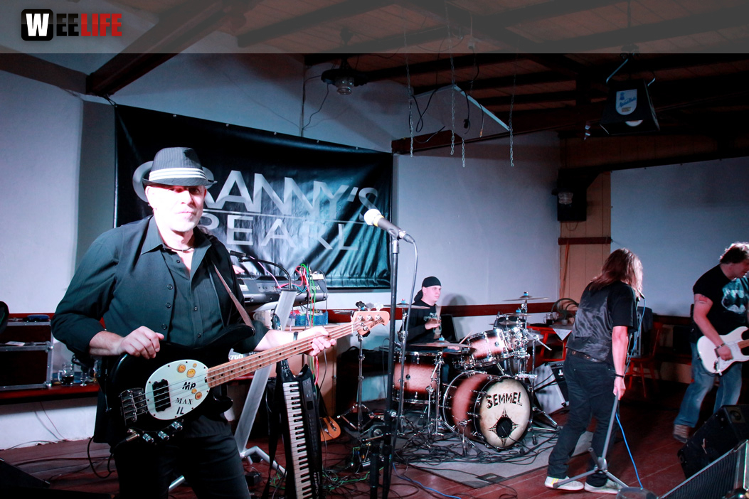 Granny\'s Pearl LIVE