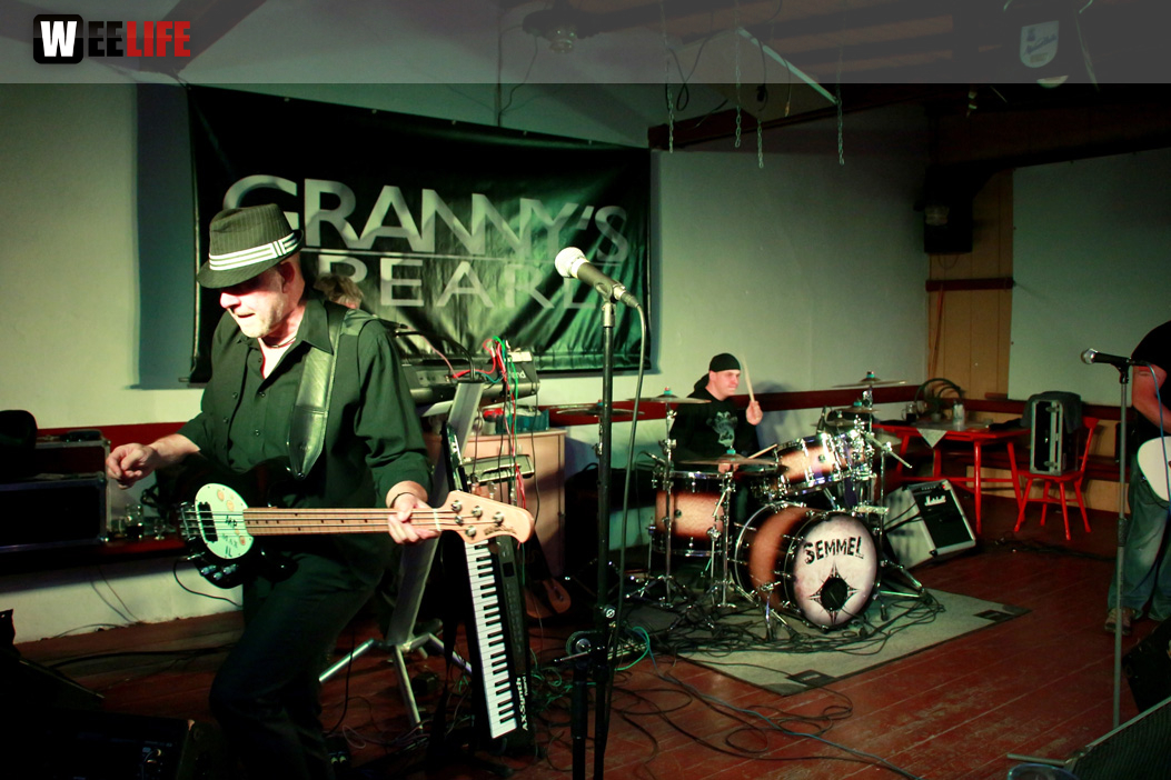 Granny\'s Pearl LIVE