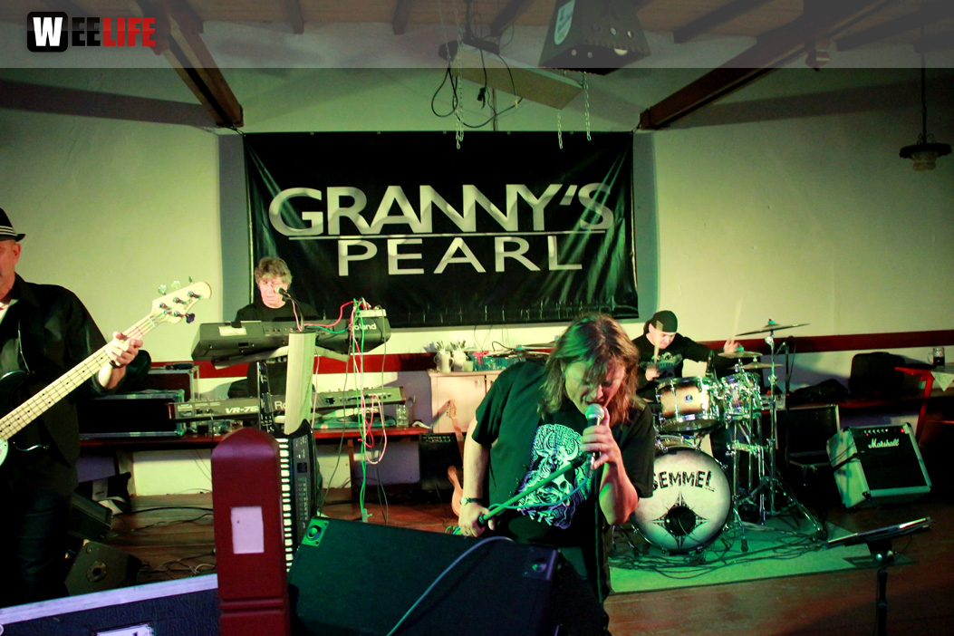 Granny\'s Pearl LIVE