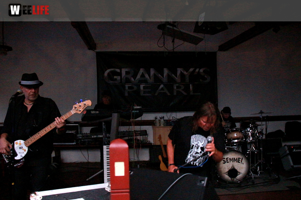 Granny\'s Pearl LIVE