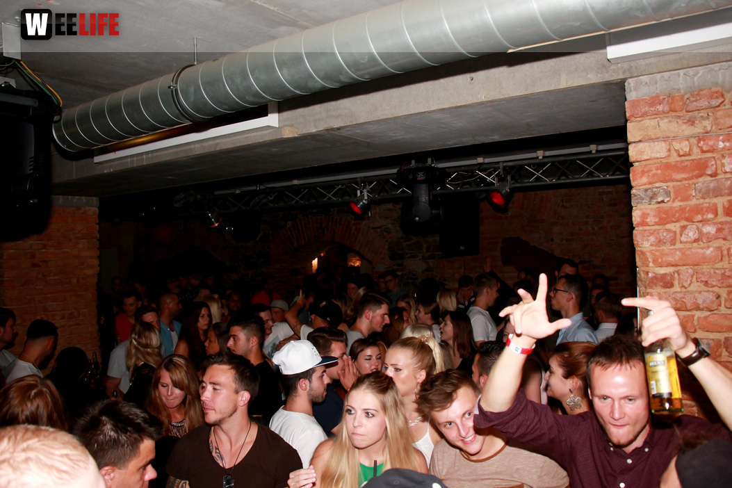 Black Base mit DJs Kingsize, MX