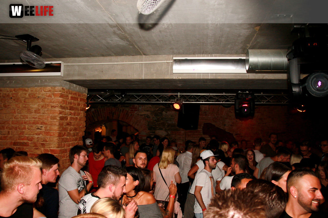 Black Base mit DJs Kingsize, MX