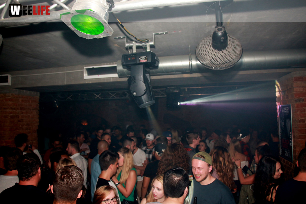 Black Base mit DJs Kingsize, MX