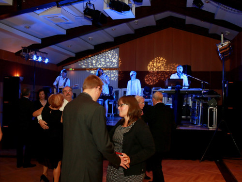 Schwarzweiß Ball mit Pina Colada – Foto 3