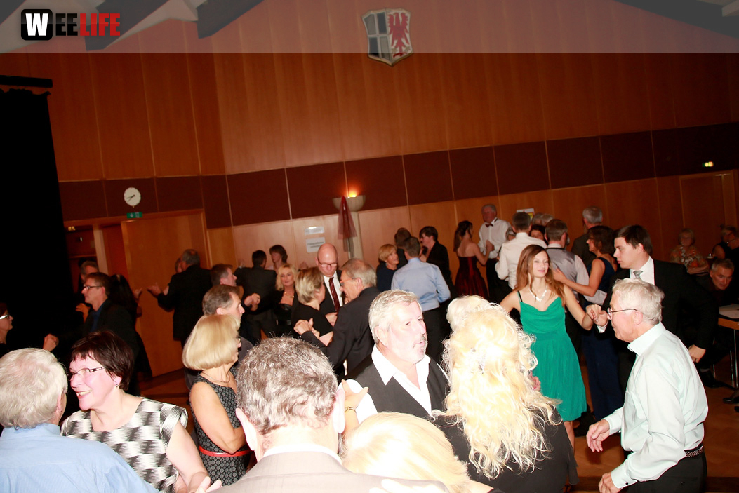 Schwarzweiß Ball mit Pina Colada