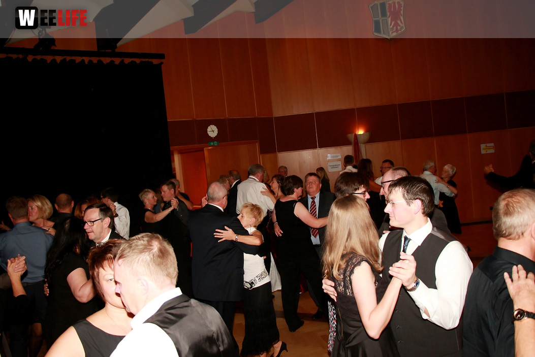 Schwarzweiß Ball mit Pina Colada
