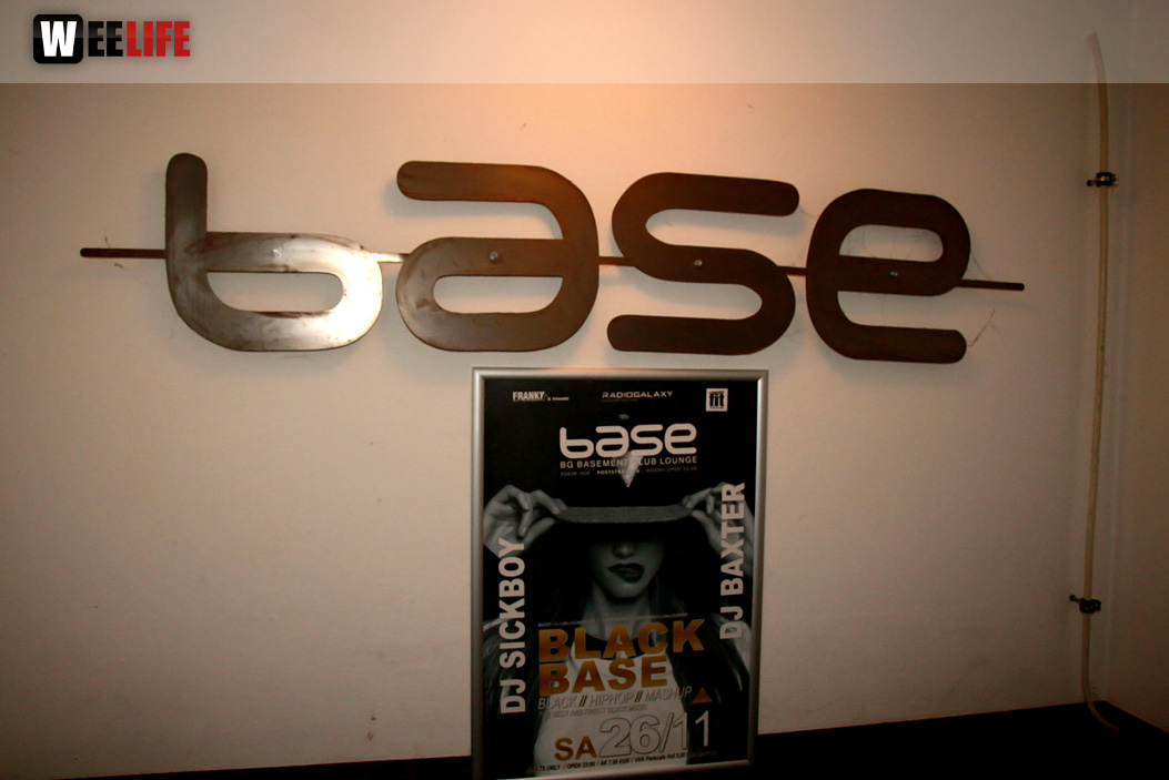Black Base mit DJs Baxter, Sickboy