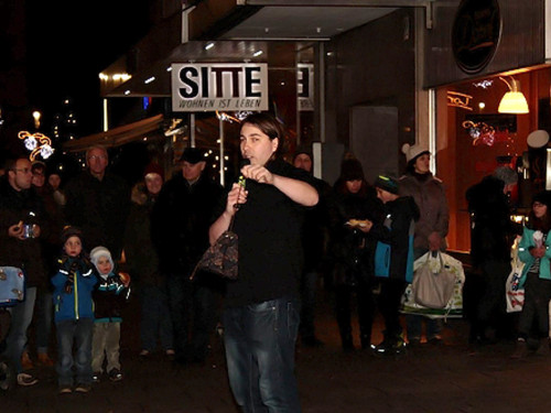 Weihnachtsmarkt mit Feuerkünstler Chariash – Foto 11
