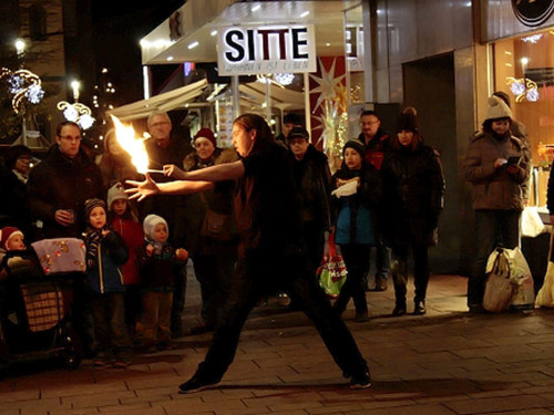 Weihnachtsmarkt mit Feuerkünstler Chariash – Foto 14