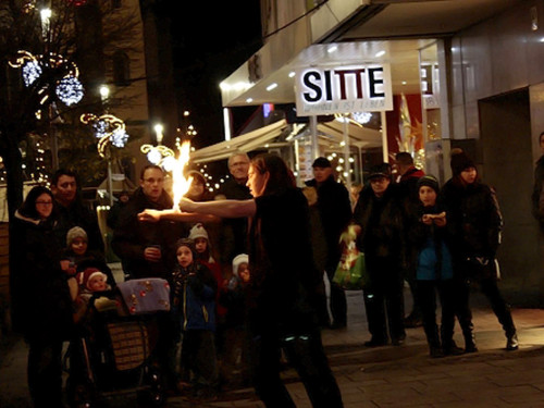 Weihnachtsmarkt mit Feuerkünstler Chariash – Foto 24