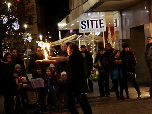Weihnachtsmarkt mit Feuerkünstler Chariash – Foto 25