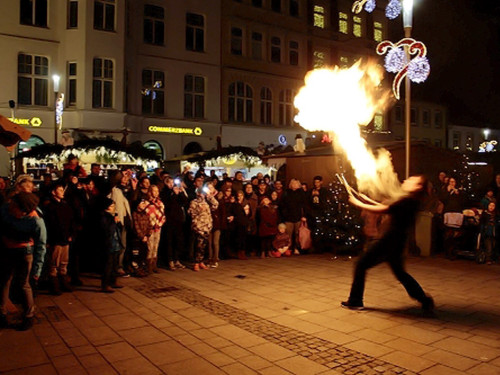 Weihnachtsmarkt mit Feuerkünstler Chariash – Foto 58