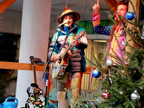 Hofer Weihnachtsmarkt  Rodscha aus Kambodscha 18.12.16 – Foto 16