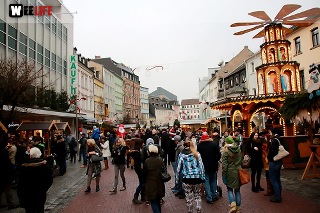Hofer Weihnachtsmarkt  Rodscha aus Kambodscha 18.12.16