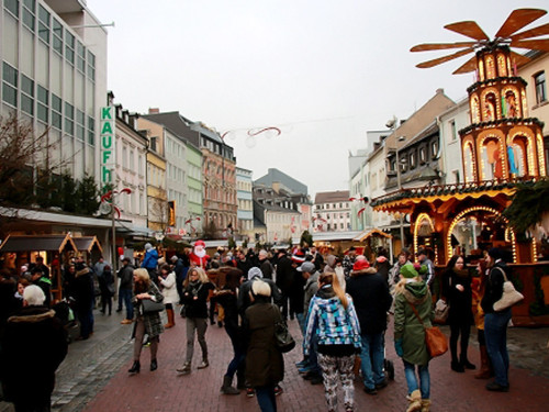 Hofer Weihnachtsmarkt  Rodscha aus Kambodscha 18.12.16 – Foto 22