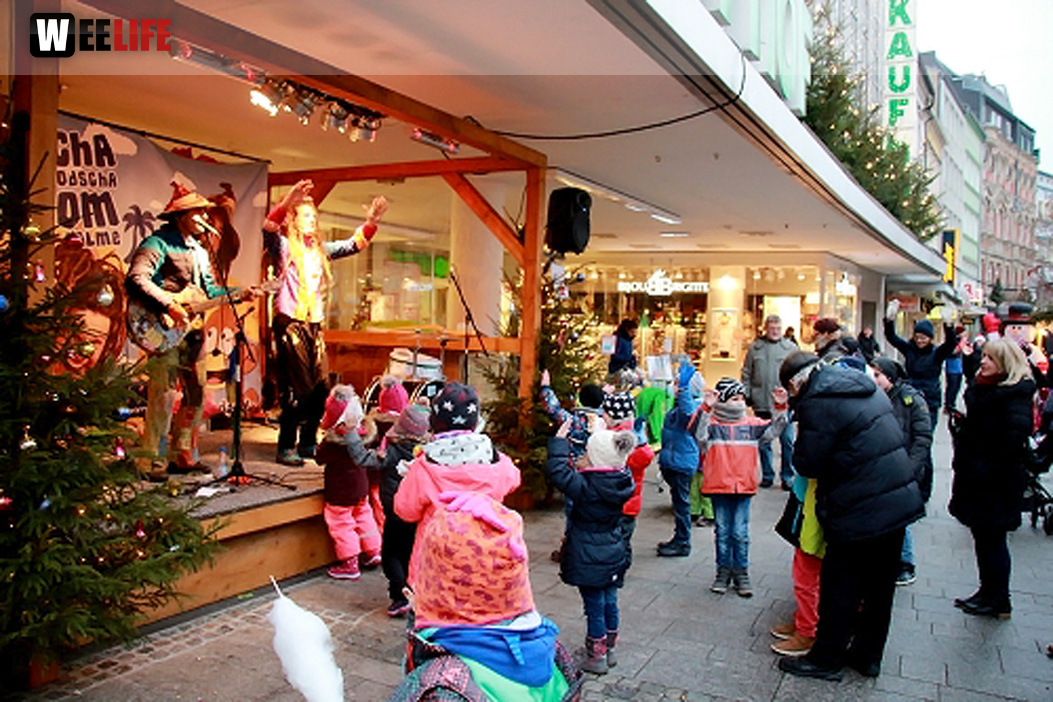 Hofer Weihnachtsmarkt  Rodscha aus Kambodscha 18.12.16
