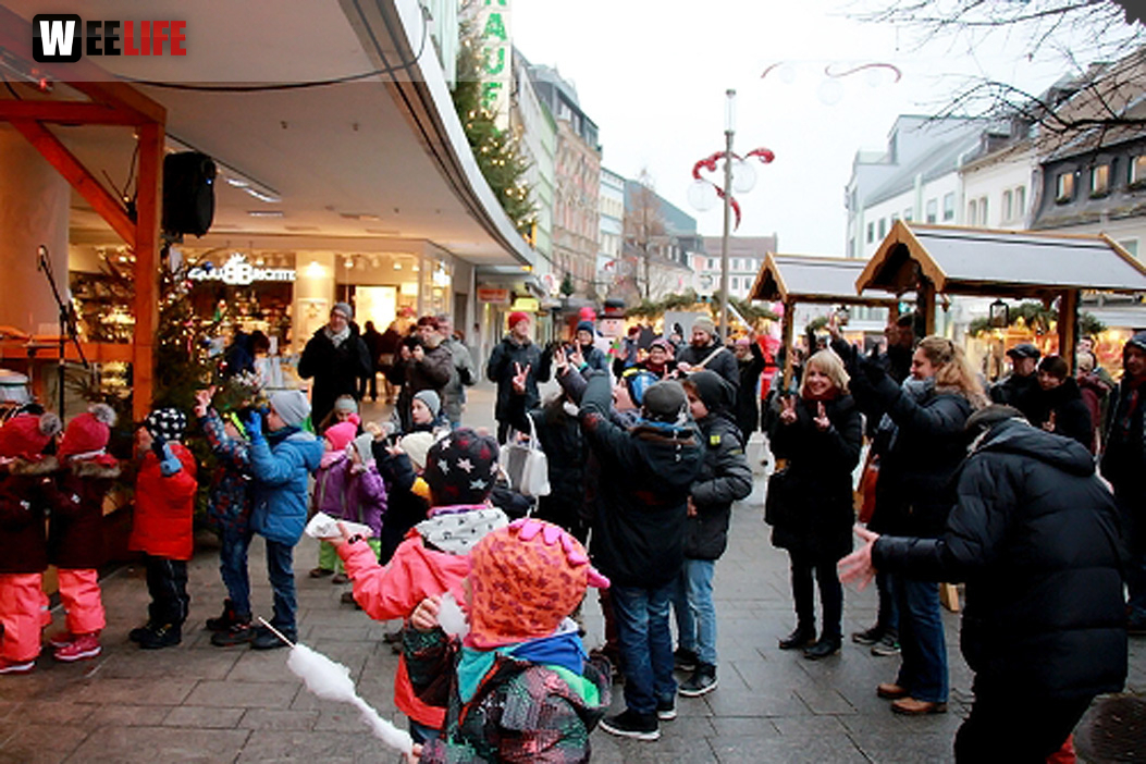 Hofer Weihnachtsmarkt  Rodscha aus Kambodscha 18.12.16
