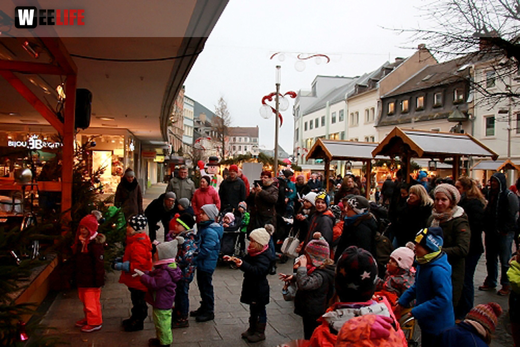Hofer Weihnachtsmarkt  Rodscha aus Kambodscha 18.12.16