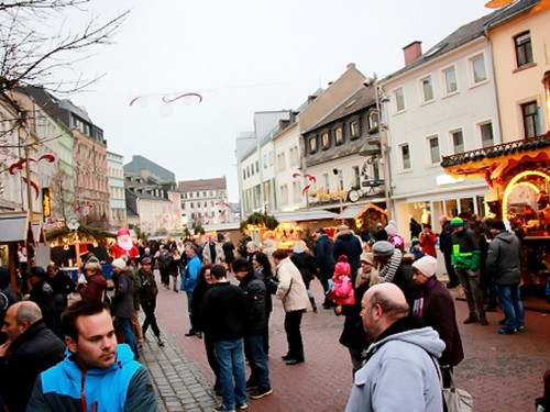Hofer Weihnachtsmarkt  Rodscha aus Kambodscha 18.12.16 – Foto 54