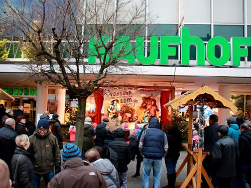 Hofer Weihnachtsmarkt  Rodscha aus Kambodscha 18.12.16 – Foto 57