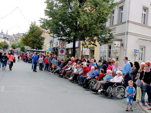 Zuschauer Volksfestumzug Hofer Volksfest 2017 – Foto 4