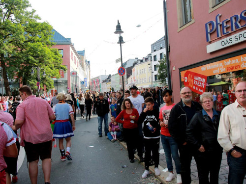 Zuschauer Volksfestumzug Hofer Volksfest 2017 – Foto 34