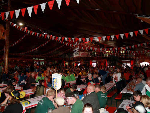 Auftakt mit der Original Töpener Blasmusik Hofer Volksfest 2017 – Foto 4