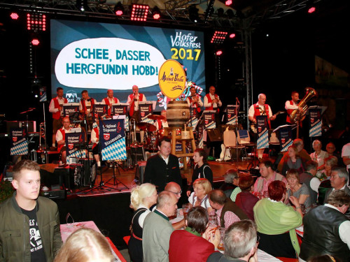 Auftakt mit der Original Töpener Blasmusik Hofer Volksfest 2017 – Foto 14