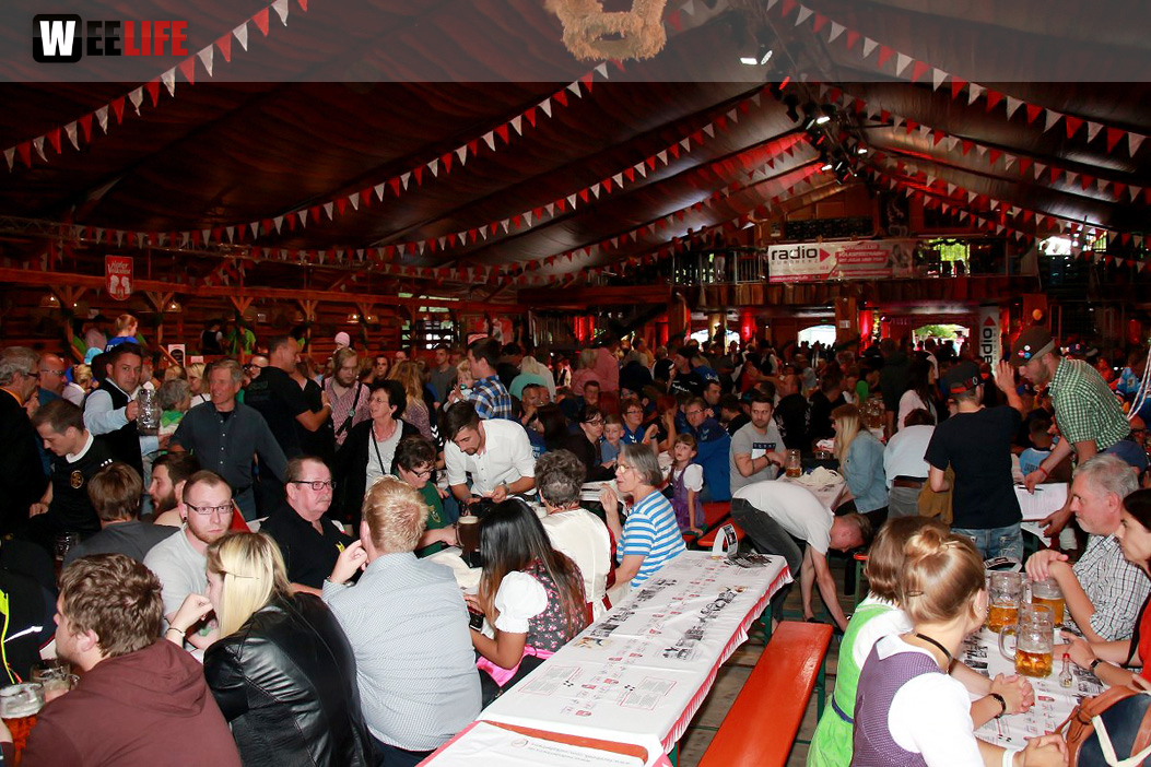 Auftakt mit der Original Töpener Blasmusik Hofer Volksfest 2017