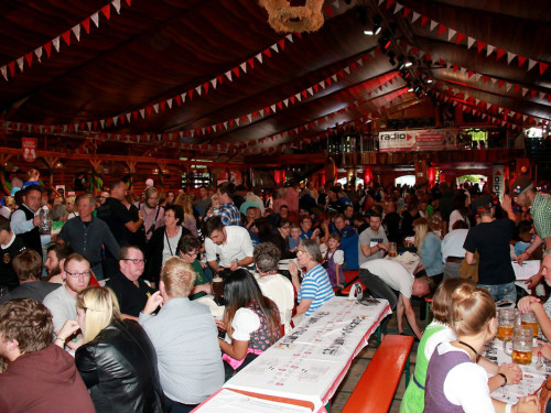 Auftakt mit der Original Töpener Blasmusik Hofer Volksfest 2017 – Foto 16