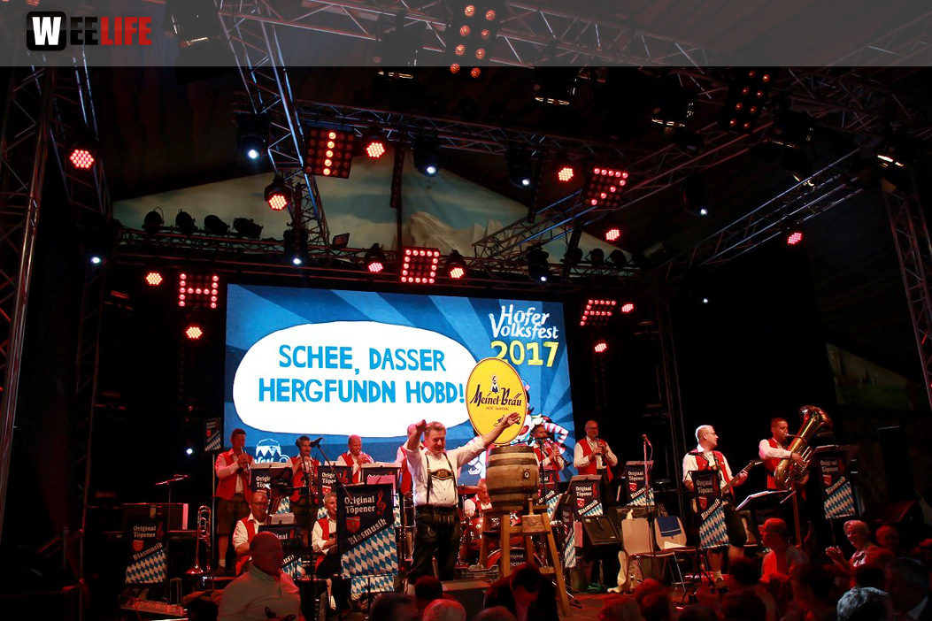 Auftakt mit der Original Töpener Blasmusik Hofer Volksfest 2017