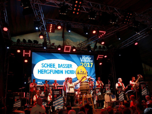 Auftakt mit der Original Töpener Blasmusik Hofer Volksfest 2017 – Foto 20