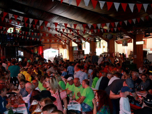 Auftakt mit der Original Töpener Blasmusik Hofer Volksfest 2017 – Foto 22