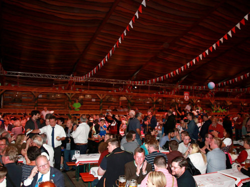 Auftakt mit der Original Töpener Blasmusik Hofer Volksfest 2017 – Foto 26