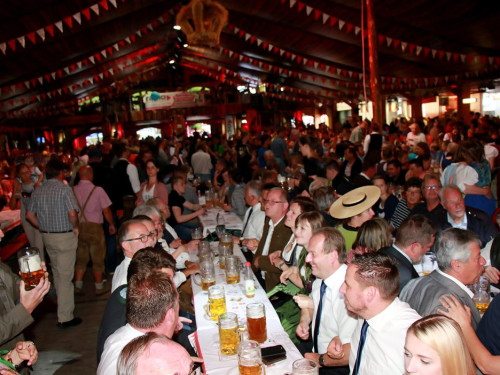 Auftakt mit der Original Töpener Blasmusik Hofer Volksfest 2017 – Foto 27